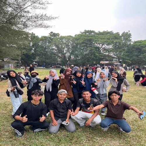 Foto bareng adik-adik kelompok